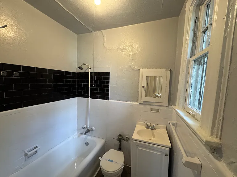 1043 Saint Charles Ave NE #9 — Photo 7