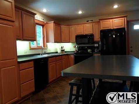 3rd image of 47819 Manitou St