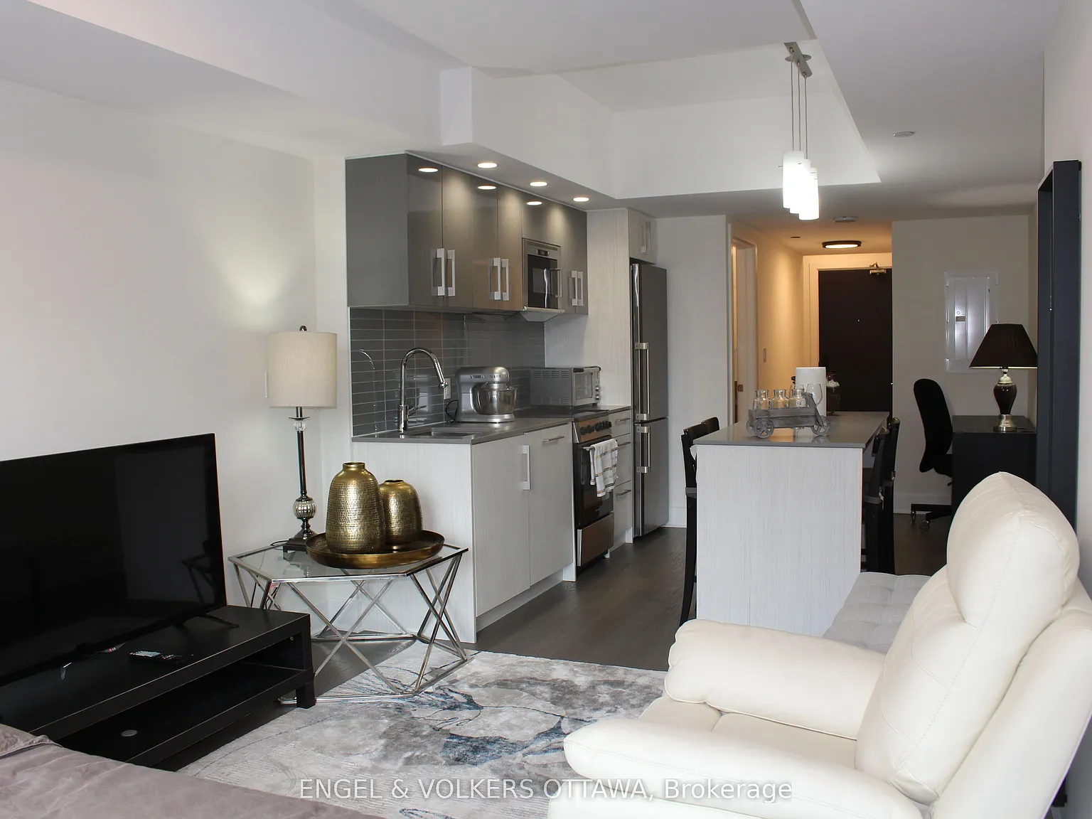 Studio, $1,800 — Photo 4