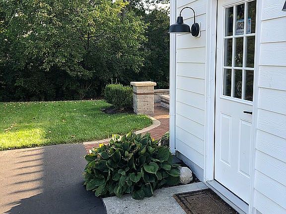 2nd image of 6813 Monticello Ln