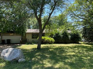 8051 1st St N, Oakdale, MN 55128