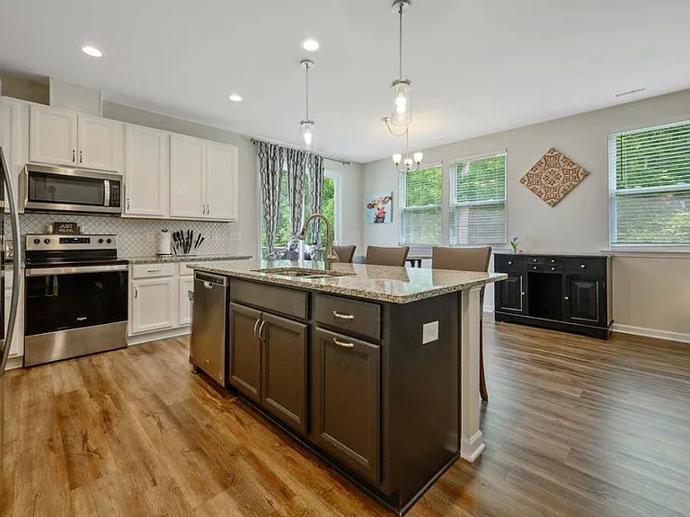155 Rossell Park Cir — Photo 8