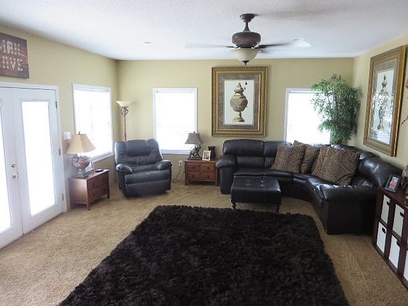 5th image of 806 Danbrook Cir