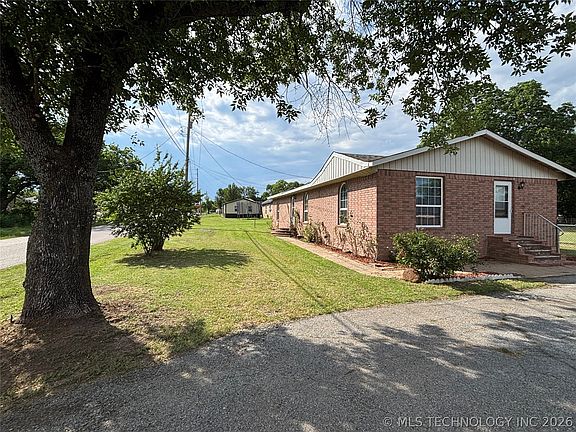 4th image of 108 W Bryan Ave