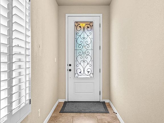 5th image of 13566 Halifax St