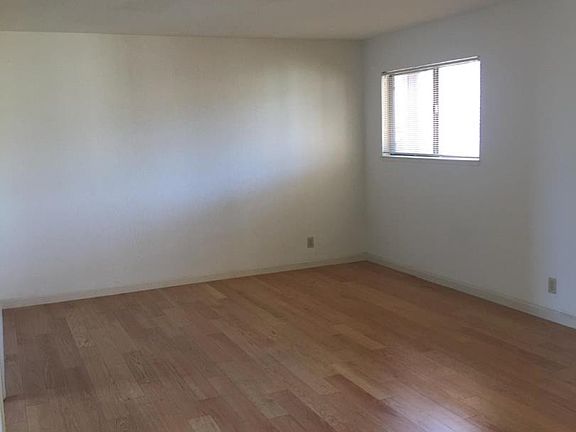 4th image of 1106 El Camino Real APT 6