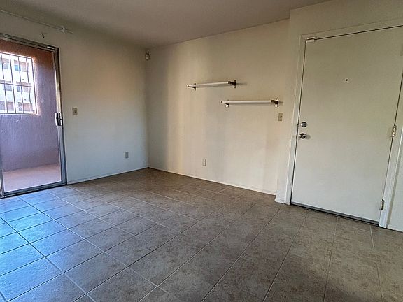 5th image of 1810 E Blacklidge Dr APT 204