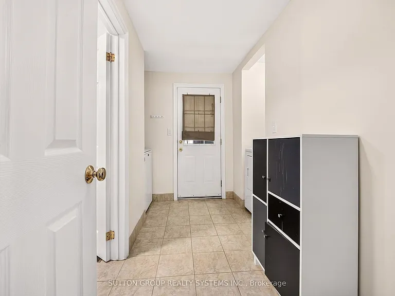 2082 Lilac Dr — Photo 18