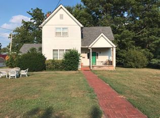 406 N 1st St, Fairfield, IL 62837