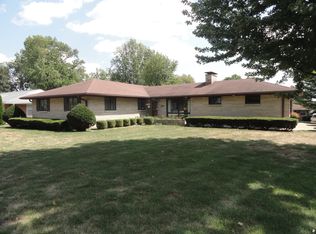 1915 Mound Rd, Jacksonville, IL 62650