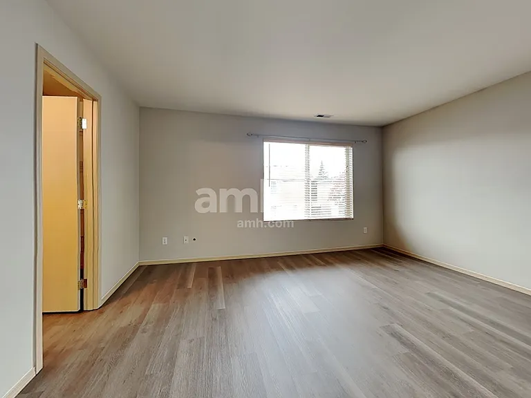 9523 187th St E — Photo 12