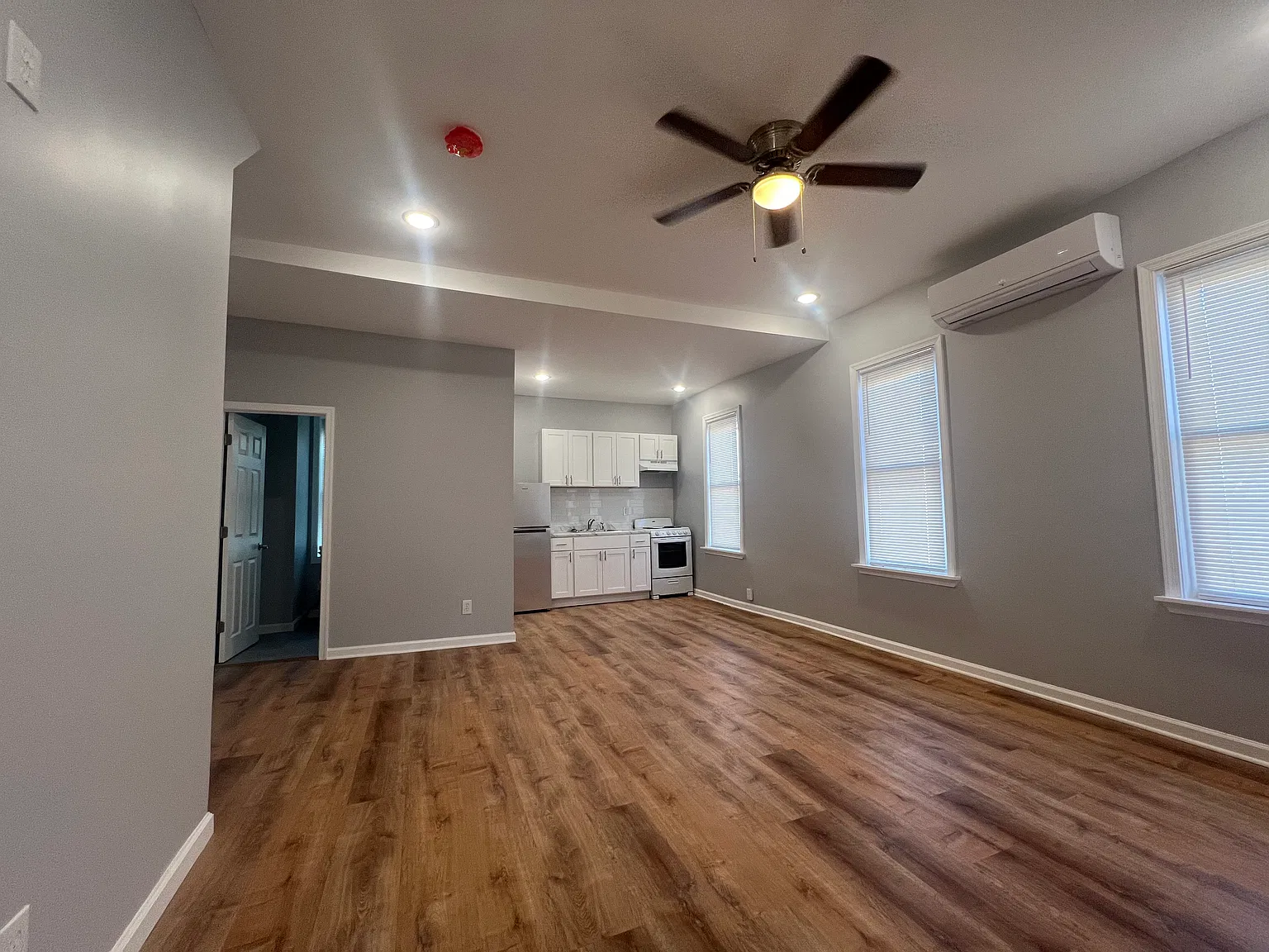 1144 W Huntingdon St — Photo 3