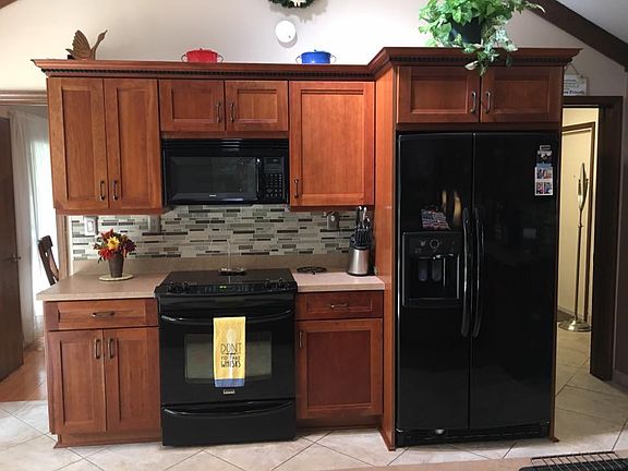 2nd image of 2509 Beachwood Ln