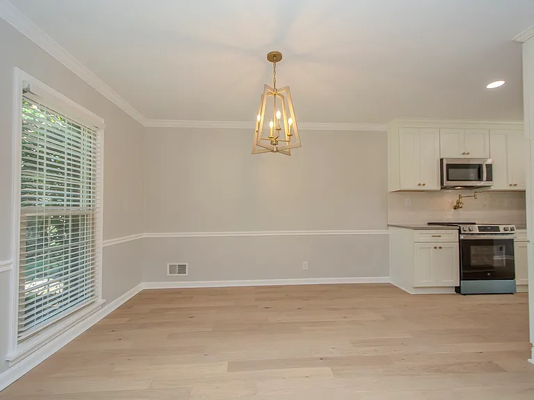 11802 Robindale Rd — Photo 14