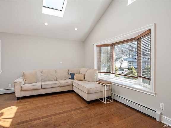 5th image of 126 Walnut Road