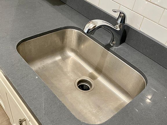 Quartz Counters, Under-mount Stainless Steel Sink