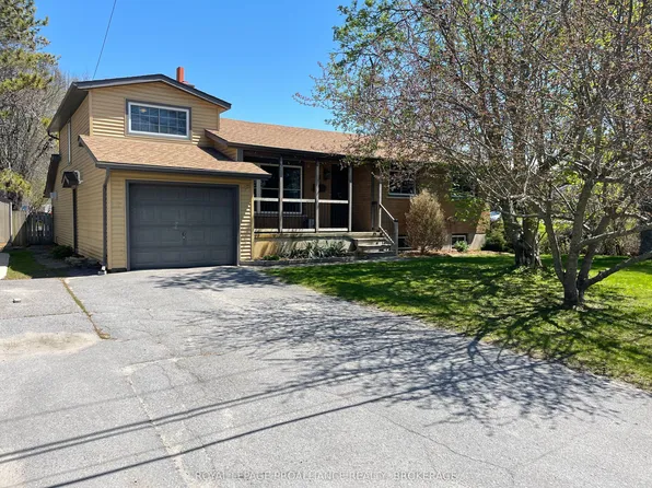 62 Montgomery Blvd, Kingston, ON K7M 3N6
