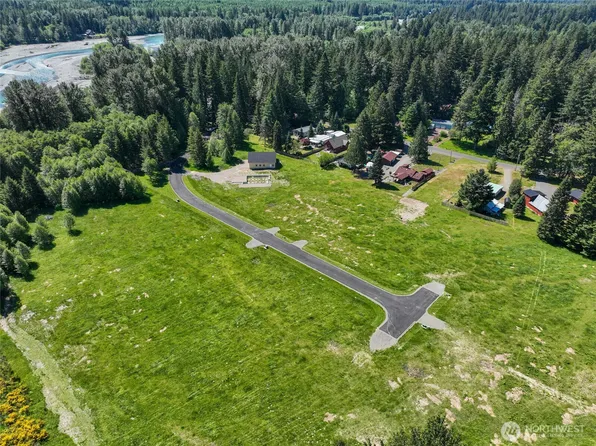 130 Campfire Lane, Packwood, WA 98381