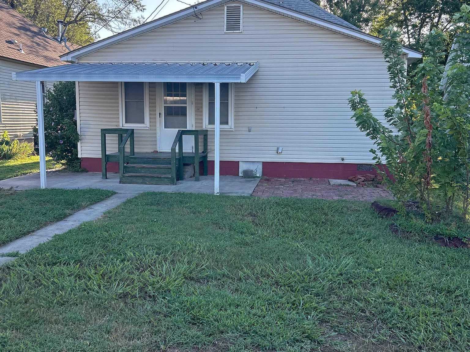 412 S Malcolm Ave — Photo 2