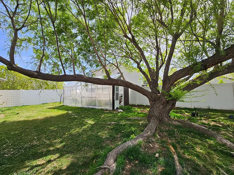 743 N Haworth Cir — Photo 7