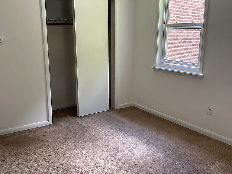 411 W Jefferson St — Photo 8