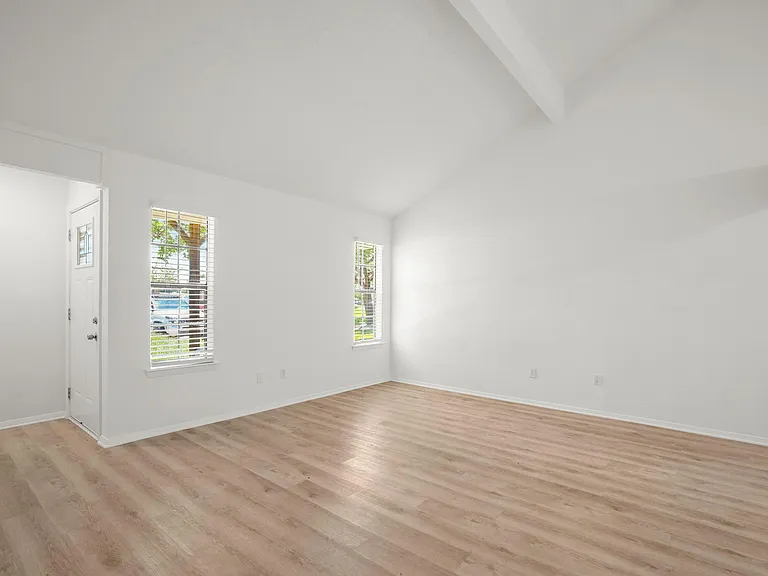 1606 Dale Cv #B — Photo 5
