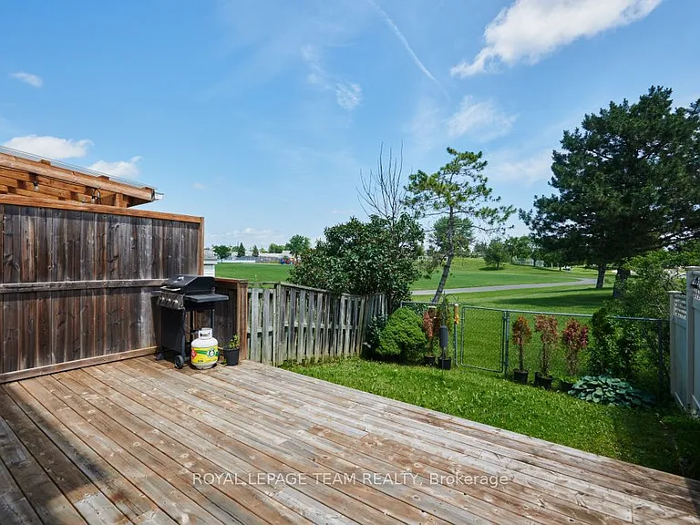 1443 Caravel Cres — Photo 23