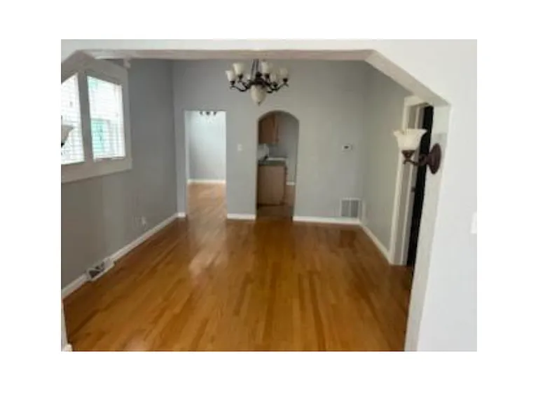 627 N Elati St — Photo 4