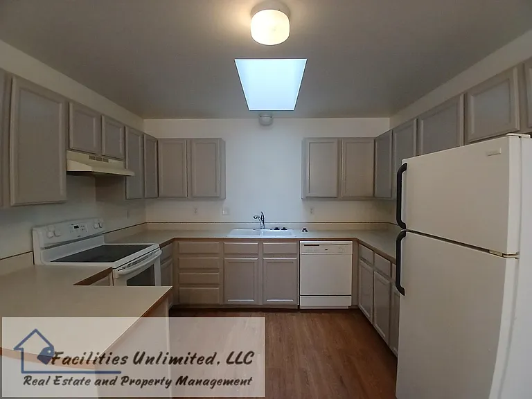272 Acacia Dr — Photo 6