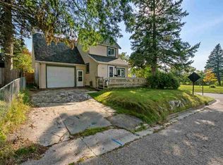 202 Wesley St, Petoskey, MI 49770