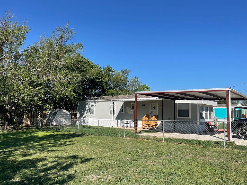 1st image of 3524 Gerry Dr
