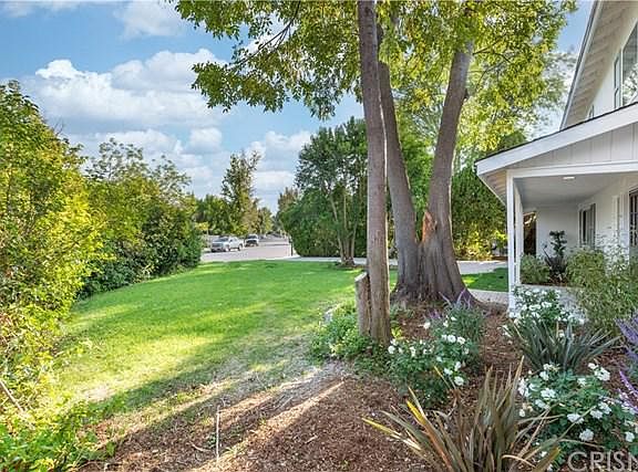 5th image of 22531 Sylvan St