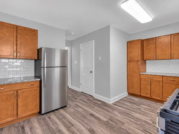 6 Diamond Dr #B, Barnegat, NJ 08005