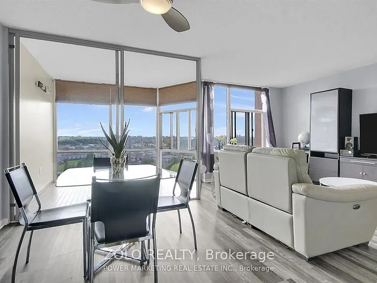 2759 Carousel Cres #1206 — Photo 8