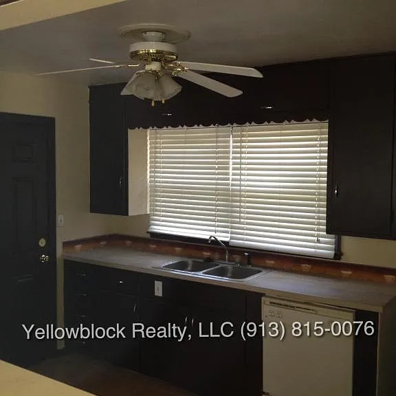 5717 W 75th St — Photo 3
