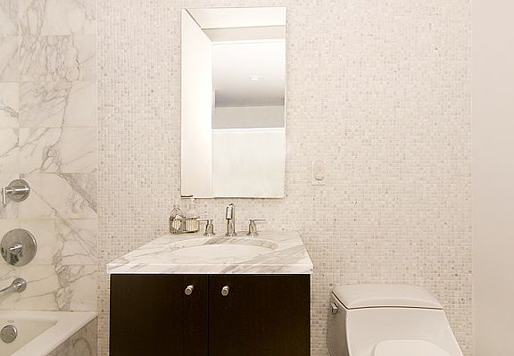 4th image of 4630 Center Blvd APT 1509