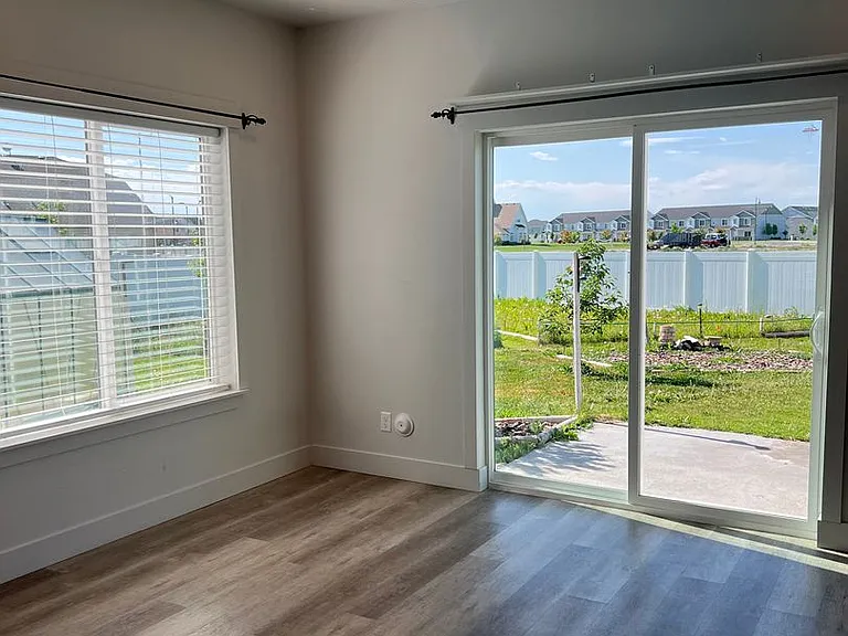 835 S 2380 W — Photo 8