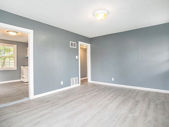 5th image of 1243 Territorial Rd W