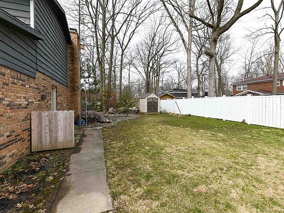 4th image of 4601 N Hereford Dr