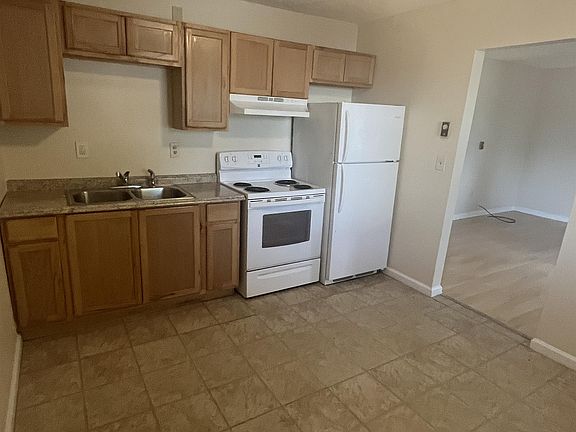 3rd image of 320 E 4th Ave APT 2