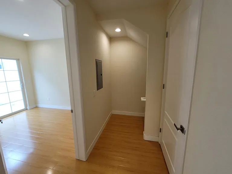 727 S Stoneman Ave #B — Photo 25