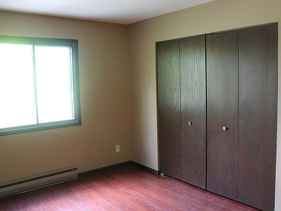 5th image of 637 Westridge Dr APT 4
