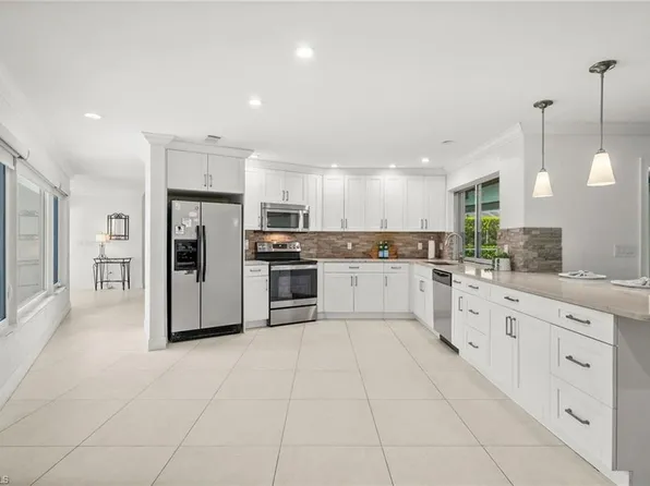 421 Palm River BLVD, NAPLES, FL 34110
