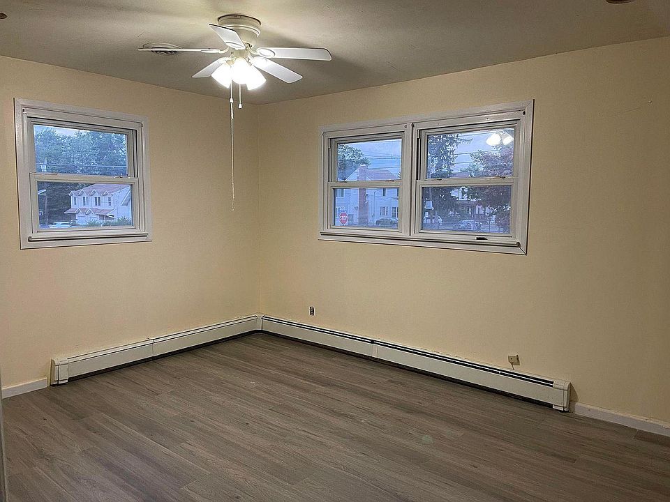 2nd image of 226 Foyer St