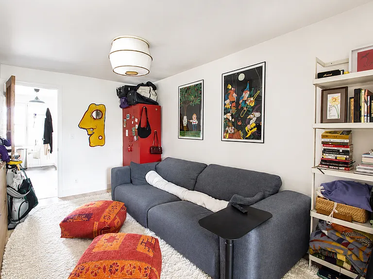 303 E 10th St #10 — Photo 3