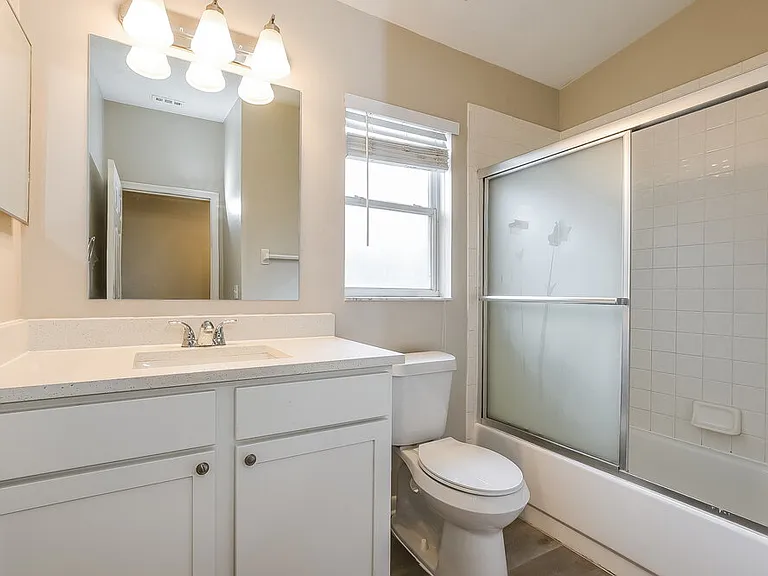 1912 Windsor Oak Dr — Photo 15