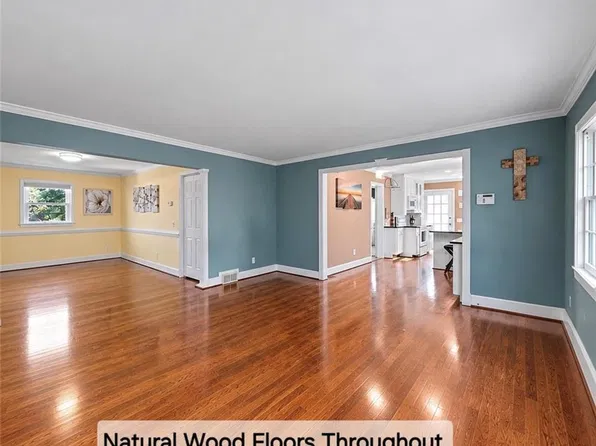 590 N Peace Haven Rd, Winston Salem, NC 27104