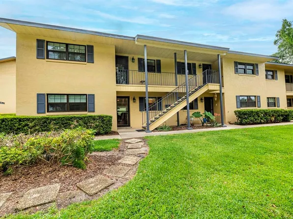 110 N Tremain St APT 205, Mount Dora, FL 32757