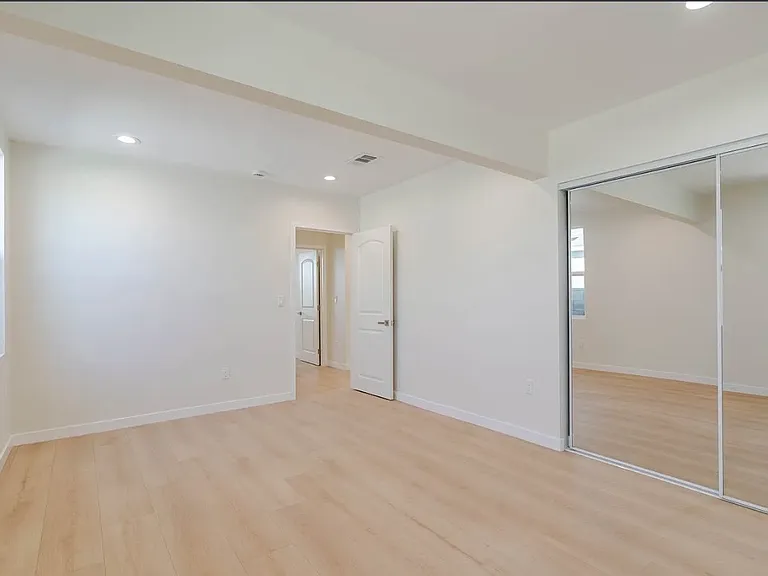 11911 Stagg St — Photo 13