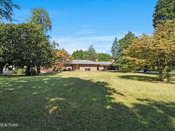 9000 Westland Dr, Knoxville, TN 37922